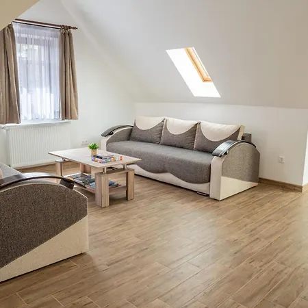 Paca-hegyi Szallashely Pensjonat 3*